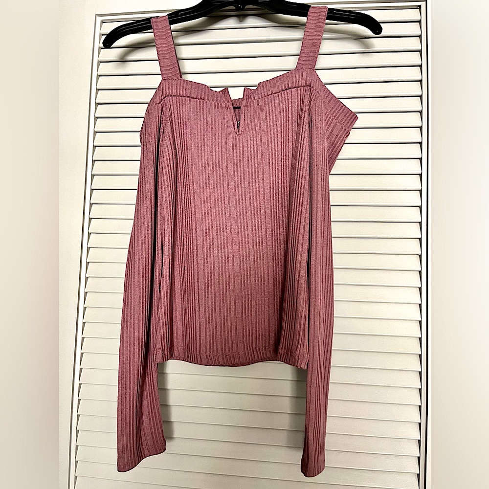 NEVER WORN-Aeropostale ribbed top, size small, never worn
